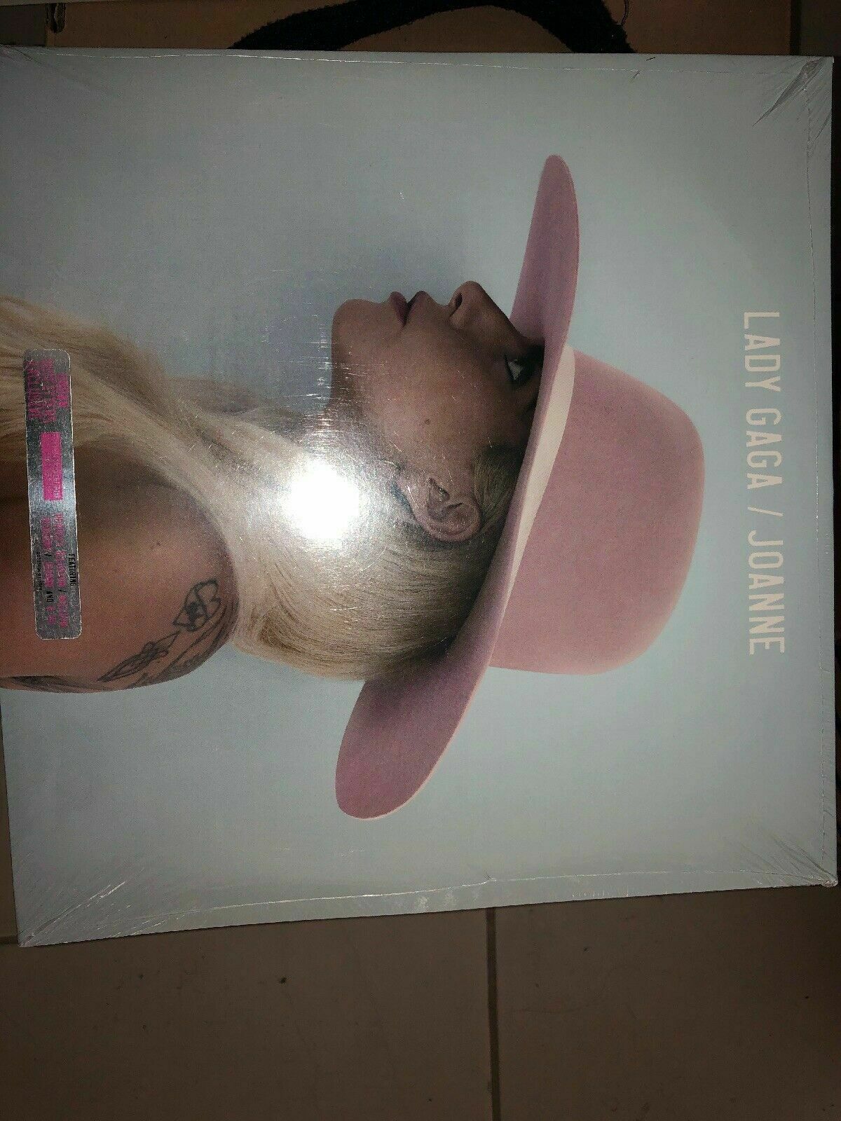  Lady Gaga Joanne Rosa Fluorescente 2 Lp Vinilo Set-Urban  Outfitters Exclusivo - auction details